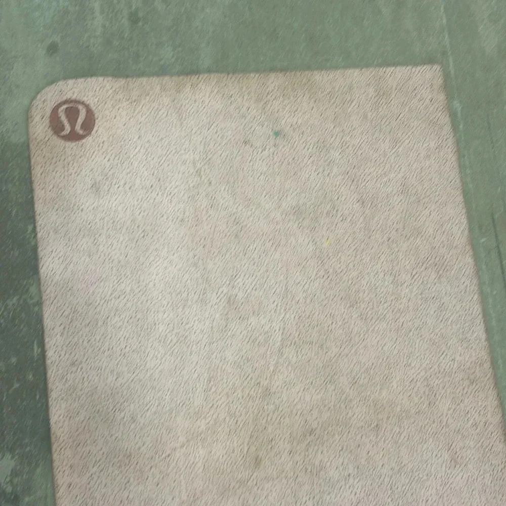 Lululemon yoga mat